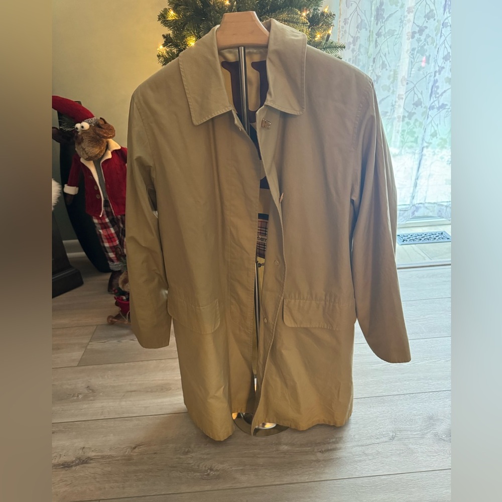 Authentic Vintage Burberry Trench Coat - Picture 7 of 11